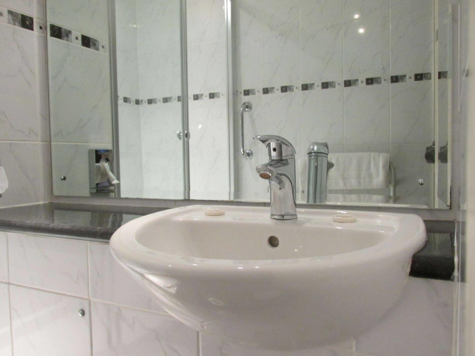 Fourcroft Hotel Тенби Экстерьер фото